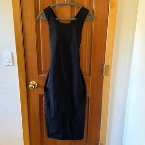 Black lululemon form fitted dress, size 8
